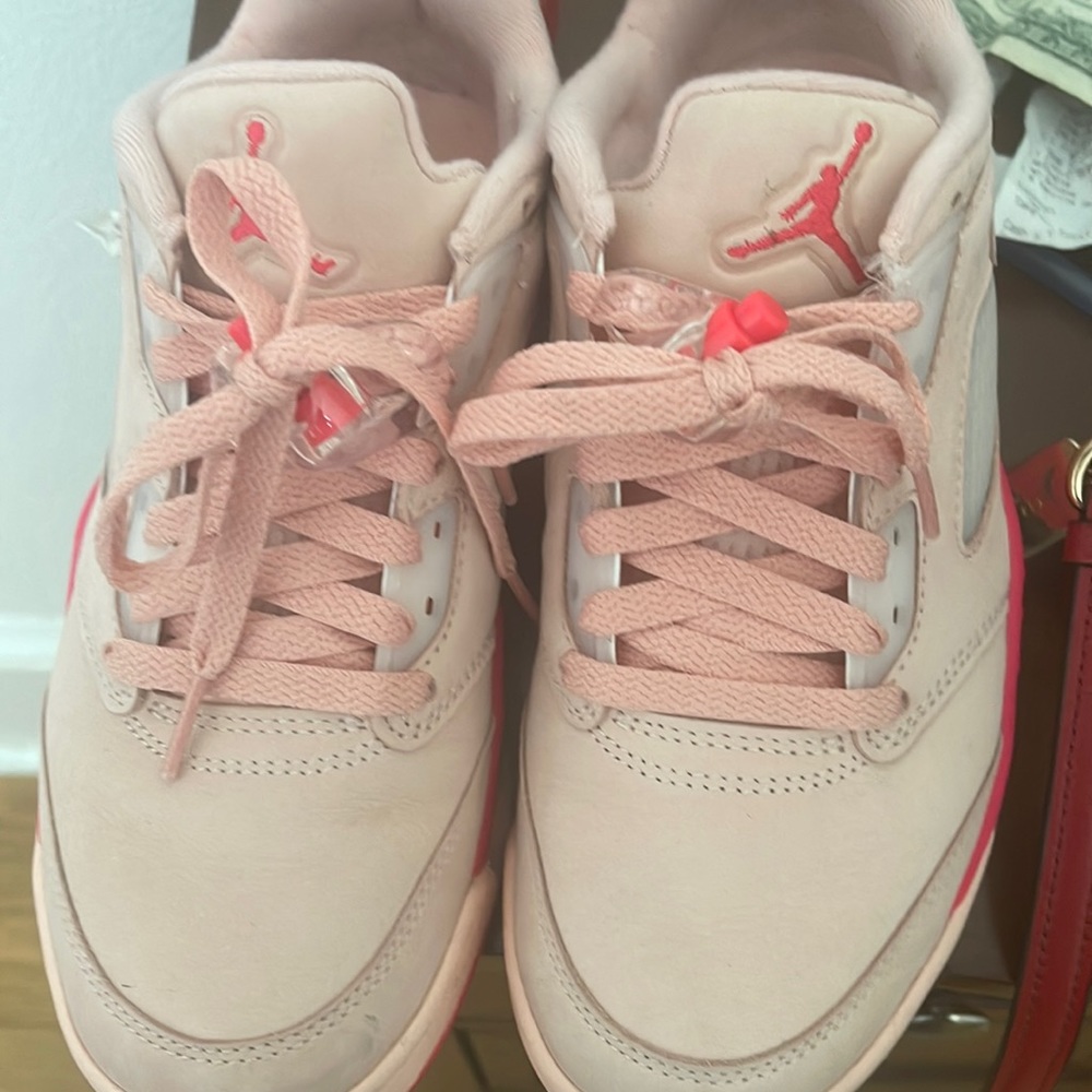 Pink Jordan only worn 3 times